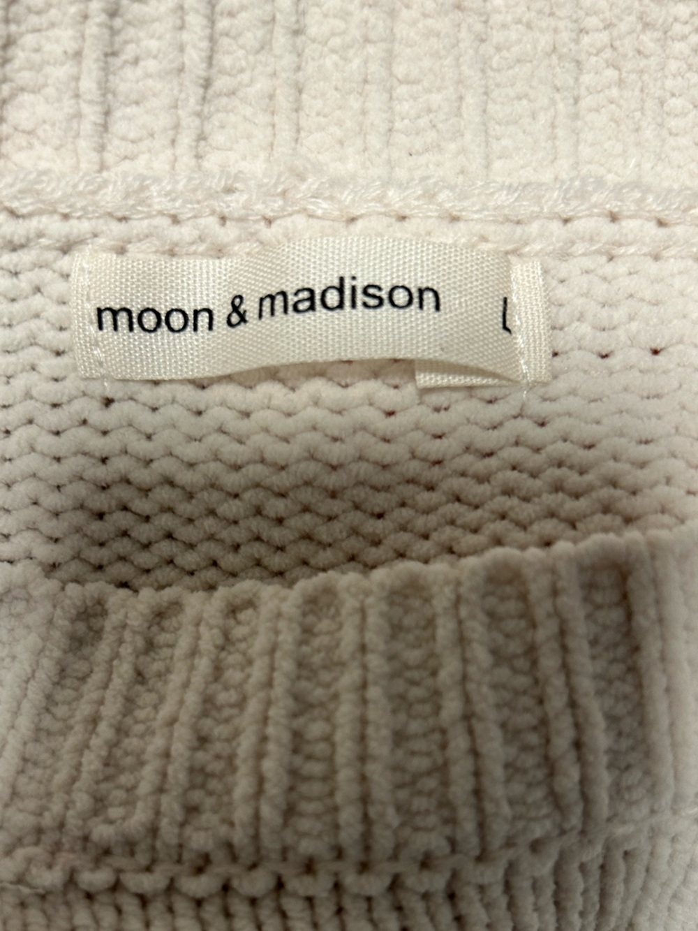 Moon & Madison Color block sweater - Picture 3 of 3